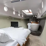 Bateau-hôtel Luxury Historic Boat