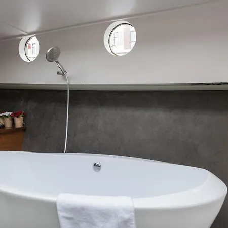 Luxury Historic Boat Botel Amsterdam