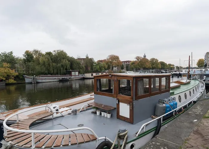 Luxury Historic Boat Botel